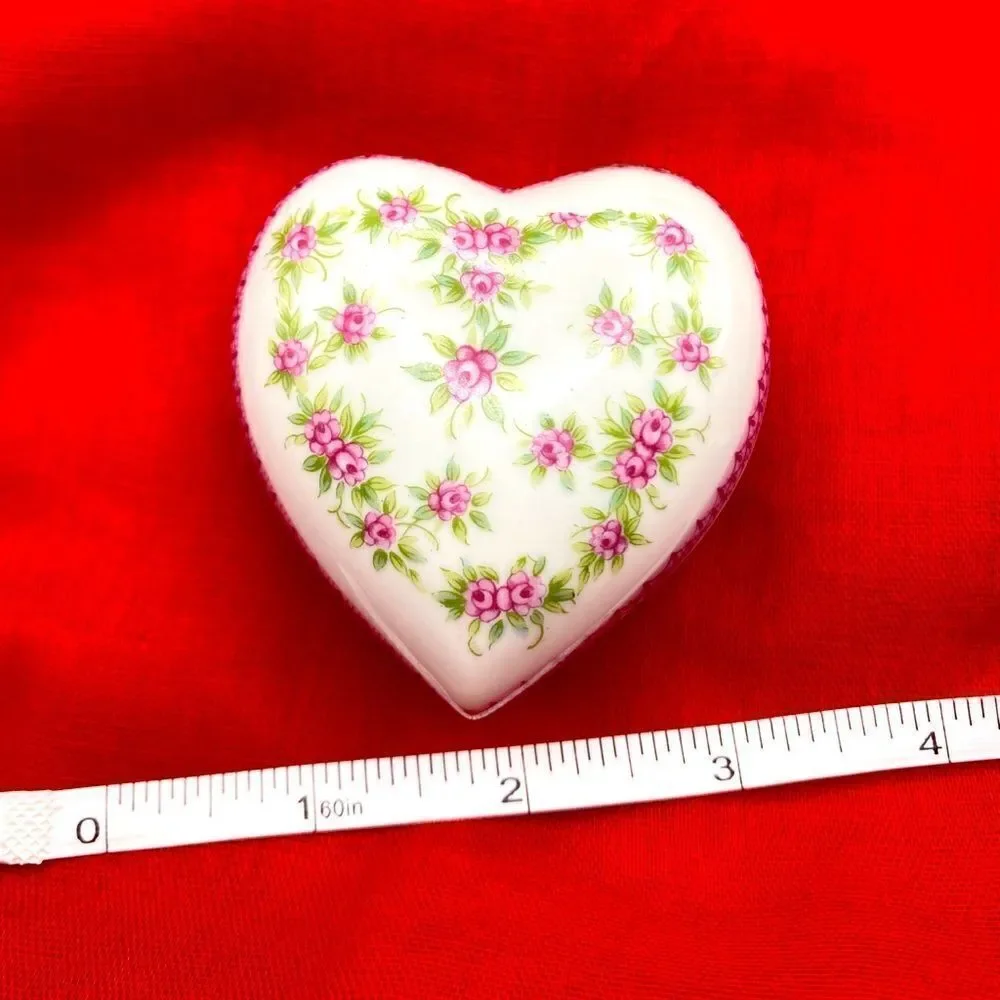Lefton China hand painted vintage heart trinket container with lid